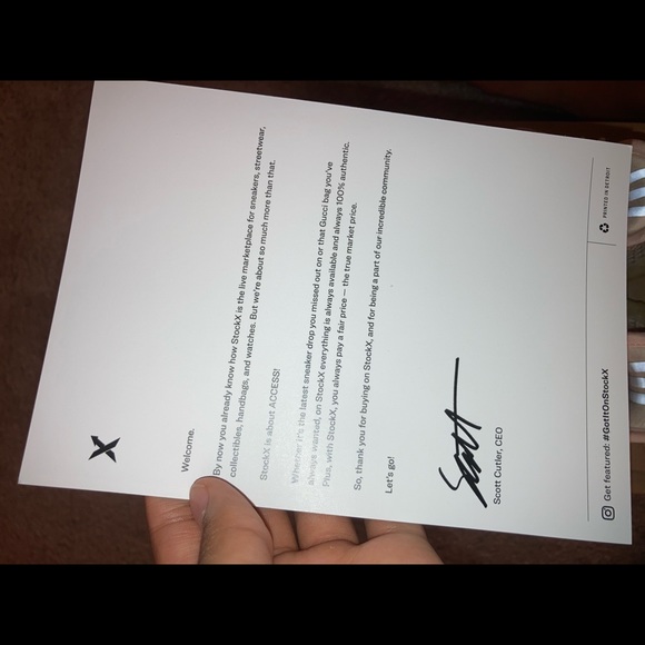 Yeezy 350 - Picture 2 of 4